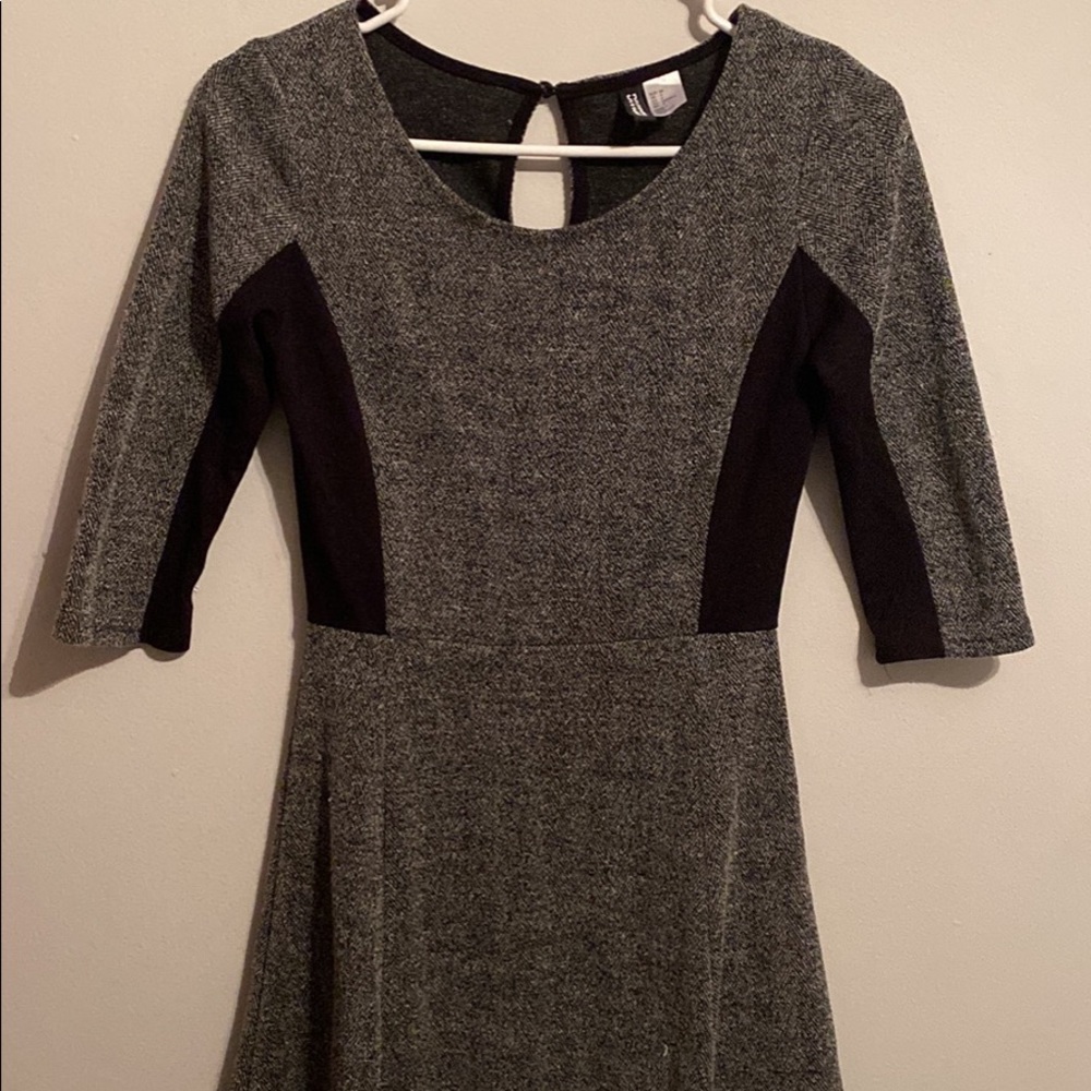 Black and grey speckled 3/4 length sleeve dress